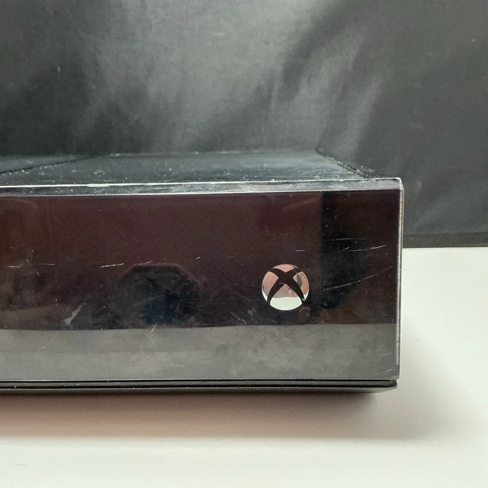 MICROSOFT XBOX ONE Console Model 1540‎ Untested Wo/Cord 500 GB
